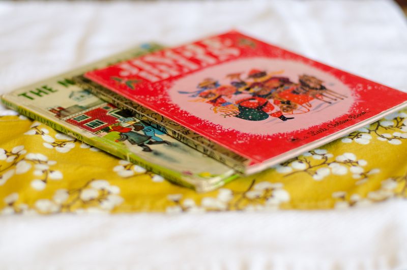 Songs Kate Sang Photography - Thrifty Love Gift Exchange-1